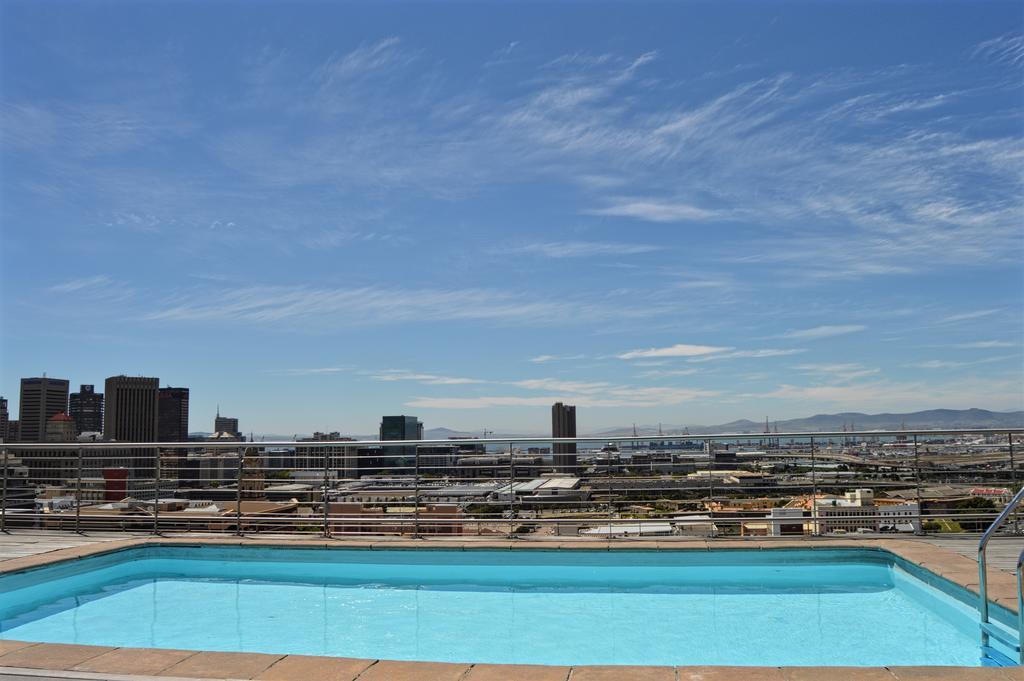 Urban Oasis At The Four Seasons Apartment Cape Town Bagian luar foto