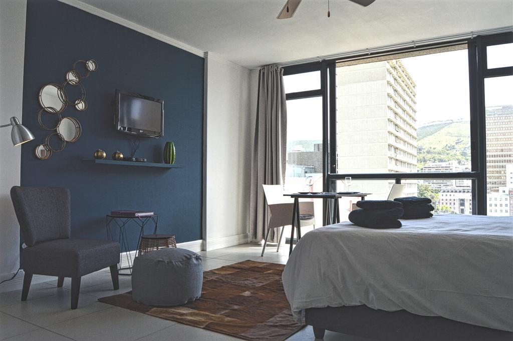 Urban Oasis At The Four Seasons Apartment Cape Town Bagian luar foto