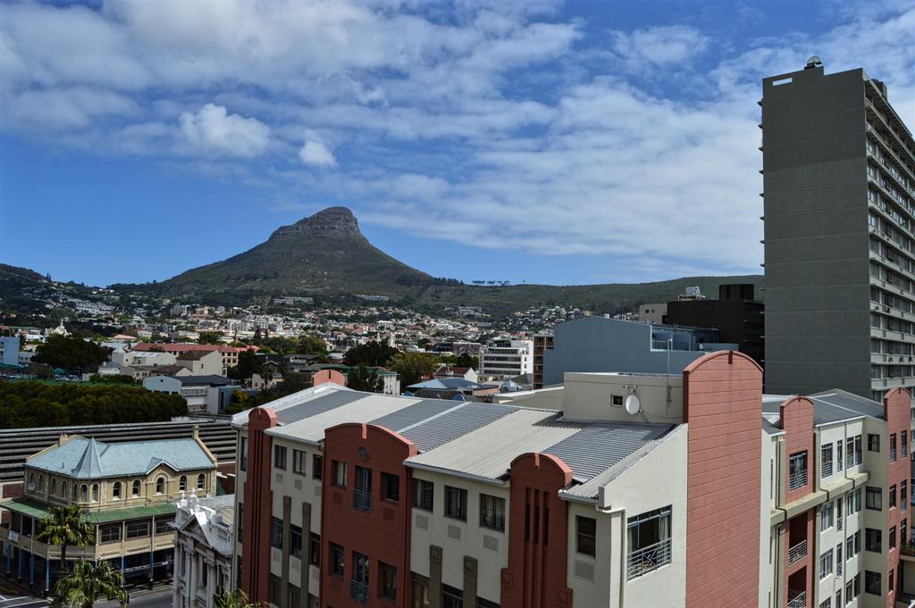 Urban Oasis At The Four Seasons Apartment Cape Town Bagian luar foto
