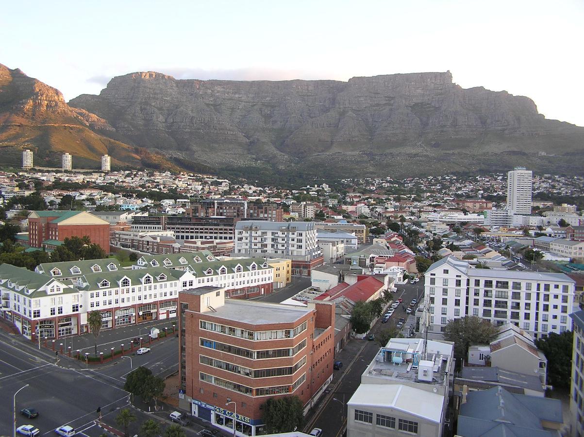 Urban Oasis At The Four Seasons Apartment Cape Town Bagian luar foto
