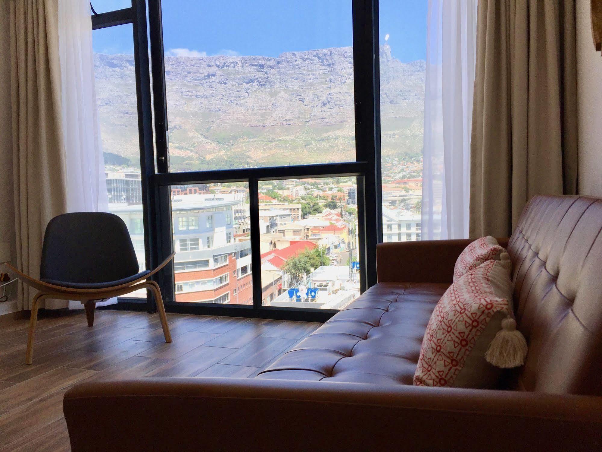 Urban Oasis At The Four Seasons Apartment Cape Town Bagian luar foto