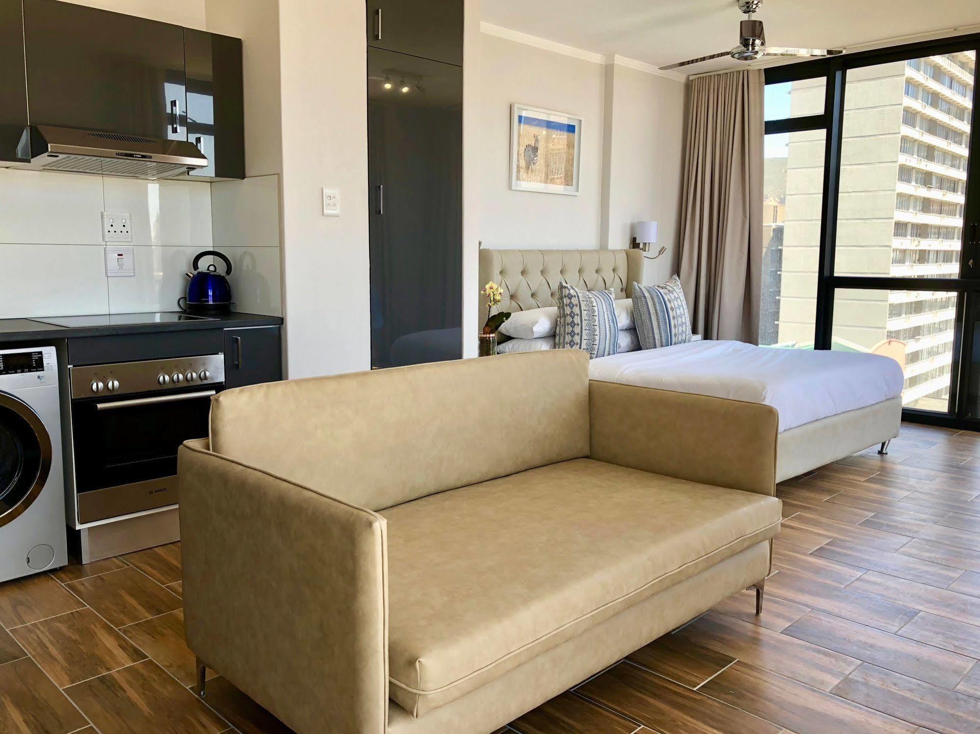Urban Oasis At The Four Seasons Apartment Cape Town Bagian luar foto