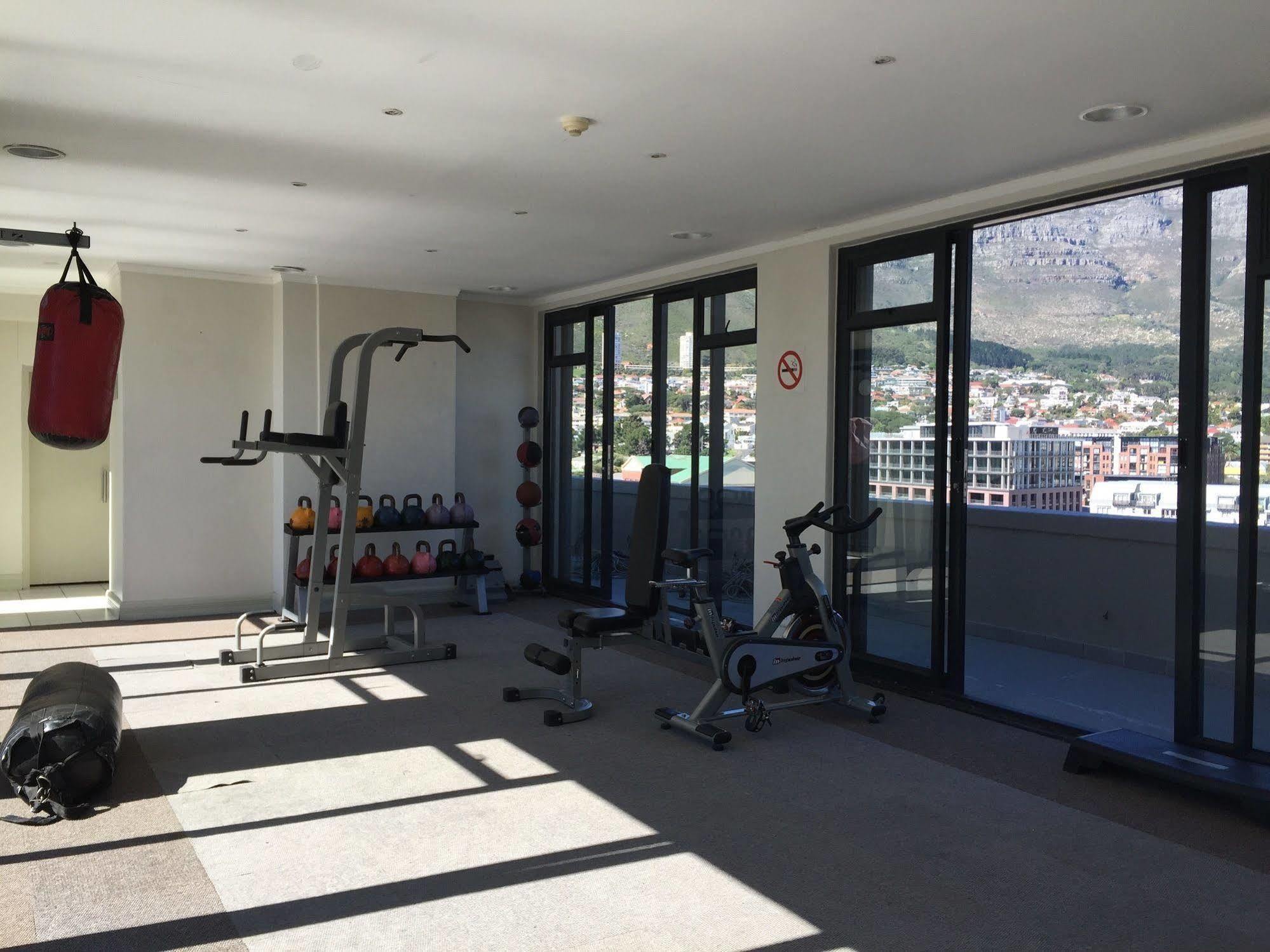 Urban Oasis At The Four Seasons Apartment Cape Town Bagian luar foto